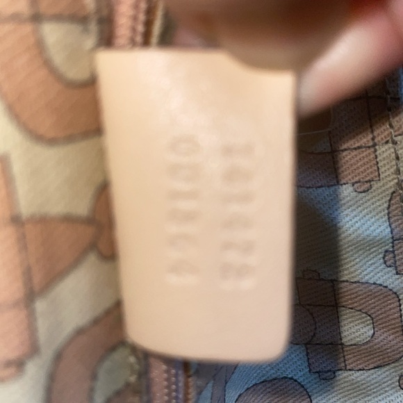 Authentic Gucci Abbey Tote - Picture 8 of 14